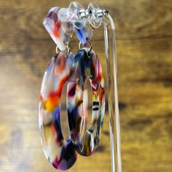 Marbled Dangle Earrings - Picture 5 of 6